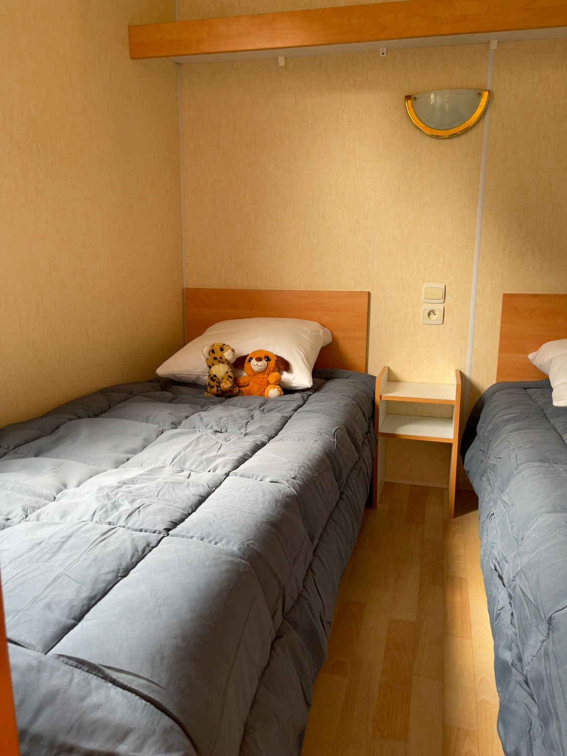 galerie-location-mobil-home-6-8-personnes-evasion-chambre-enfant-camping-moricq