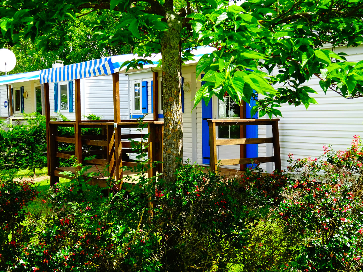 galerie-location-mobil-home-6-8-personnes-evasion-zoom-exterieur-camping-moricq