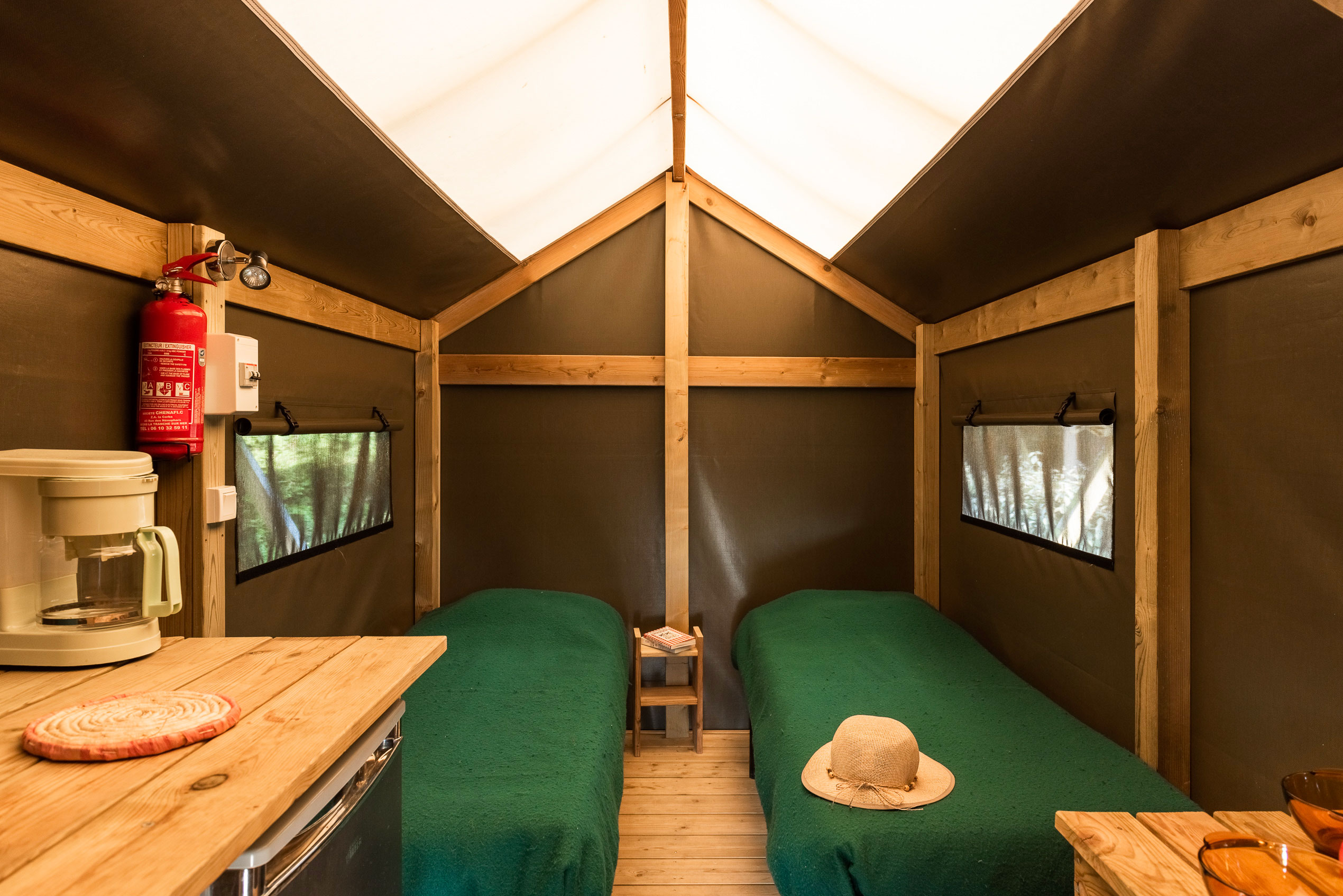 galerie-photos-camping-avec-tente-lodge-2-pers-lits-camping-le-port-de-moricq