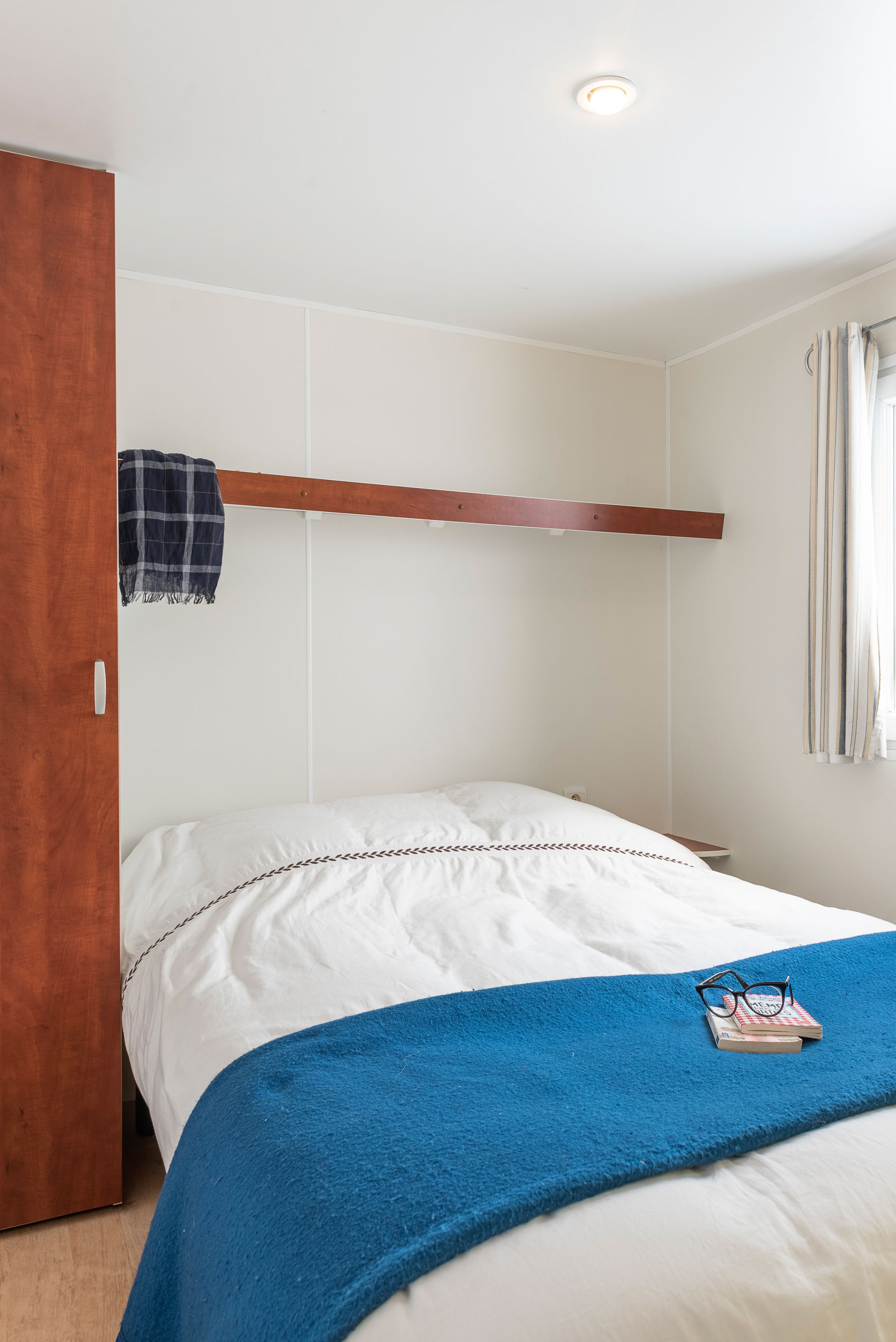 location-mobil-home-4-6-personnes-evasion-chambre-adultes-camping-moricq