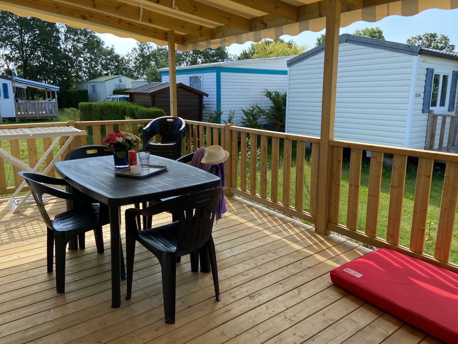 galerie-location-mobil-home-6-8-personnes-evasion-vue-terrasse-moricq