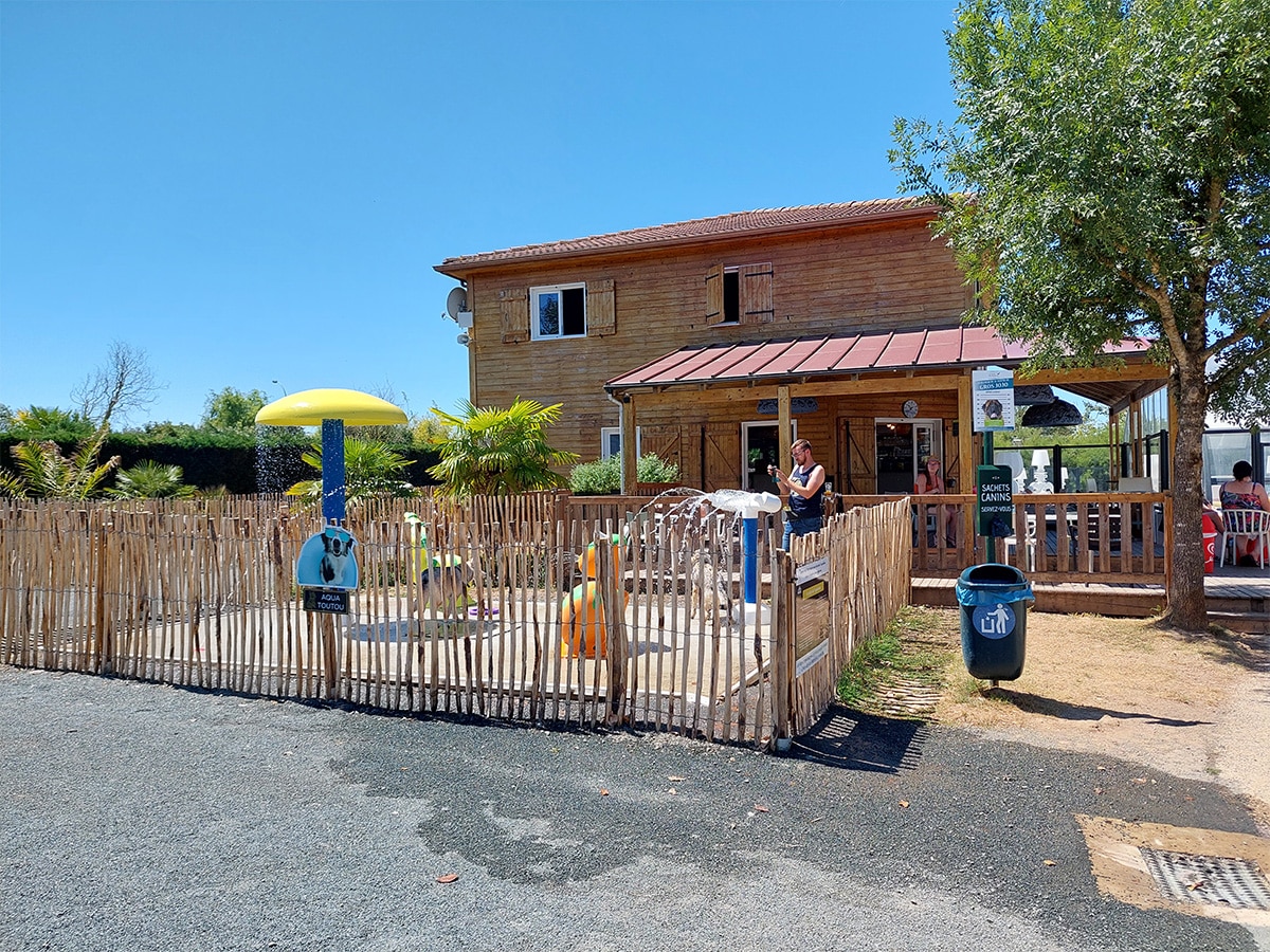 le-camping-3-etoiles-vendee-pour-chien-le-port-de-moricq