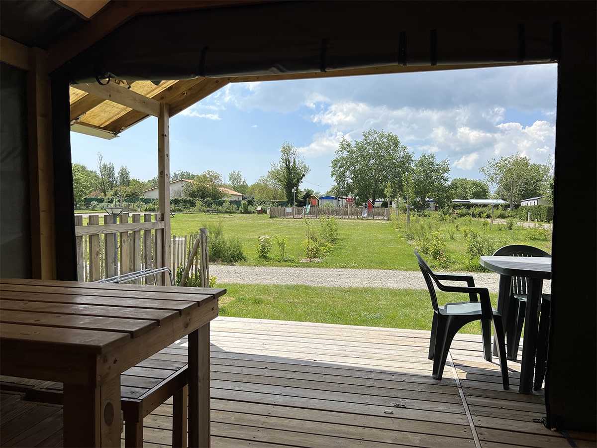 tente-safari-6-personnes-exterieur-campingle-port-de-moricq